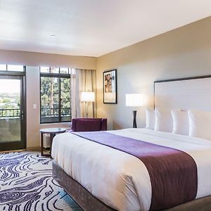 Hotel Siri Downtown - Paso Robles